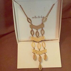 Stella and Dot Kimberly Gold necklace